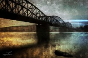 Mezi psem a vlkem, železniční most na Smíchově, řeka Vltava, svítání, foto-obraz na zeď, Martin Lukač, autor