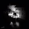 Černobílá verze nočního pohledu na Čertovský mlýn, autor Martin Lukač, pražský fotograf, www.martinlukac.eu