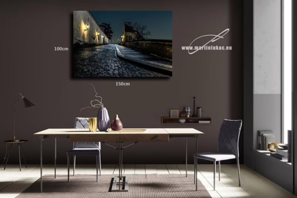 Vizualizace obrazu noční prázdné ulice v Praze během pandemie, autor Martin Lukač, vizualizace obrazu na zdi, k prodeji v našem eshopu, pražský fotograf, www.martinlukac.eu