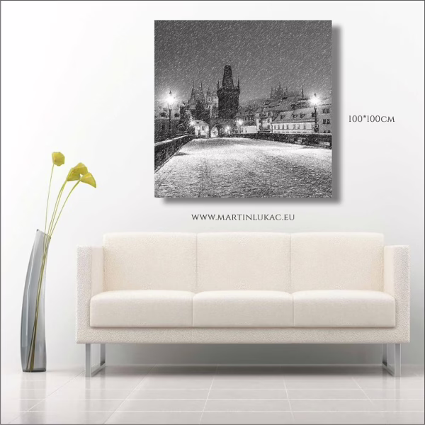 Vizualizace obrazu na zdi s motivem zimní Prahy, k prodeji v našem eshopu, autor Martin Lukač, pražský fotograf, www.martinlukac.eu