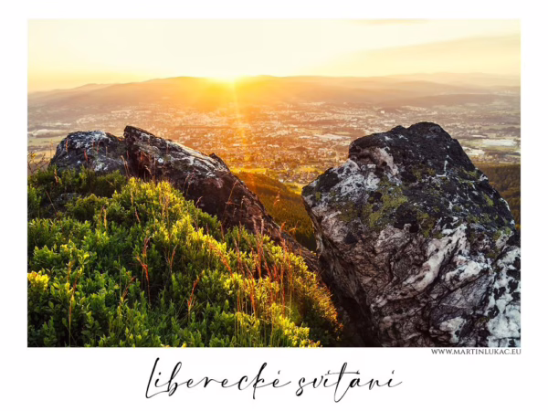 Liberecké svítání – ranní pohled na Liberec z výšky v paprscích slunce, autor Martin Lukač, www.martinlukac.eu