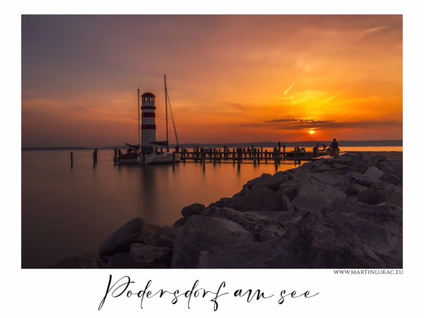 Podersdorf am See – západ slunce nad majákem a molem u jezera, autor Martin Lukač, www.martinlukac.eu