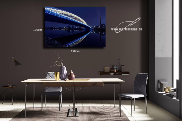 Vizualizace obrazu Trojský most 04 v interiéru – moderní most nad Vltavou v nočním klidu, autor Martin Lukač, pražský fotograf, www.martinlukac.eu