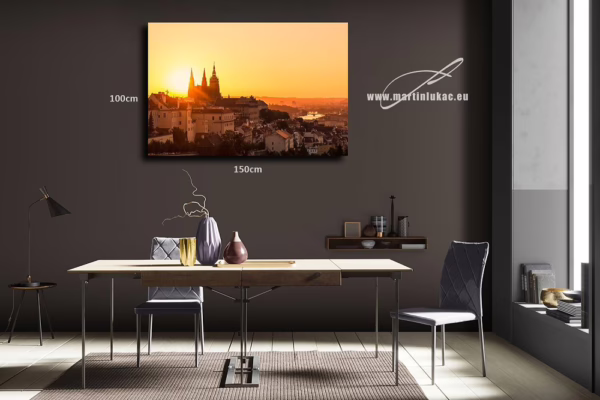 Vizualizace obrazu Zlatavé svítání v interiéru – ranní pohled na Prahu v zlatém světle, autor Martin Lukač, pražský fotograf, www.martinlukac.eu