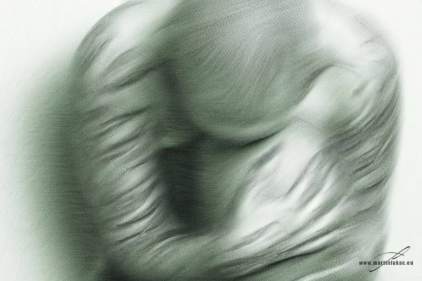 Splynutí kůže a stínů v intimním fotografickém gestu, autor Martin Lukač, pražský fotograf, www.martinlukac.eu