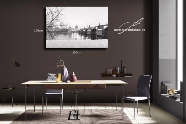 Vizualizace obrazu na zdi, k prodeji v našem eshopu – pohled skrze větve do srdce zimní Prahy, autor Martin Lukač, pražský fotograf, www.martinlukac.eu