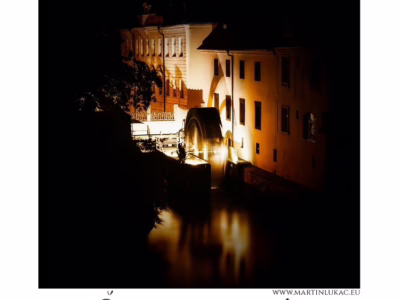Čertovský mlýn v nočním světle... Noční pohled na osvětlený Čertovský mlýn v Praze, autor Martin Lukač, pražský fotograf, www.martinlukac.eu