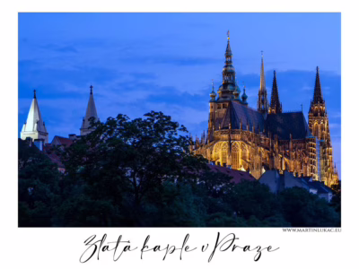 Večerní záře nad Pražským hradem... Osvětlený Chrám svatého Víta v Praze za modré hodiny, autor Martin Lukač, pražský fotograf, www.martinlukac.eu