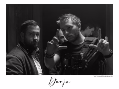 Když kamera a myšlenka splynou... Režisér a kameraman při konzultaci záběru během natáčení filmu Darja, autor Martin Lukač, pražský fotograf, www.martinlukac.eu